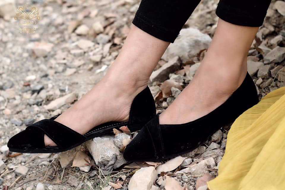 STYLISH HANDMADE CUT SHOES - view 2
