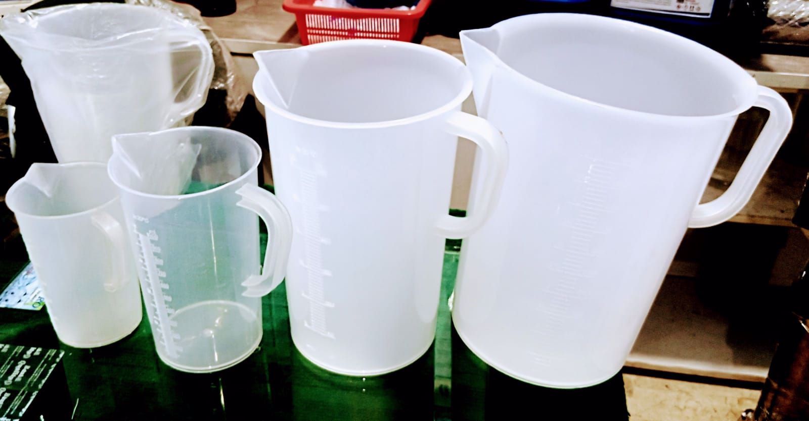 measuring jug plastic - view 2