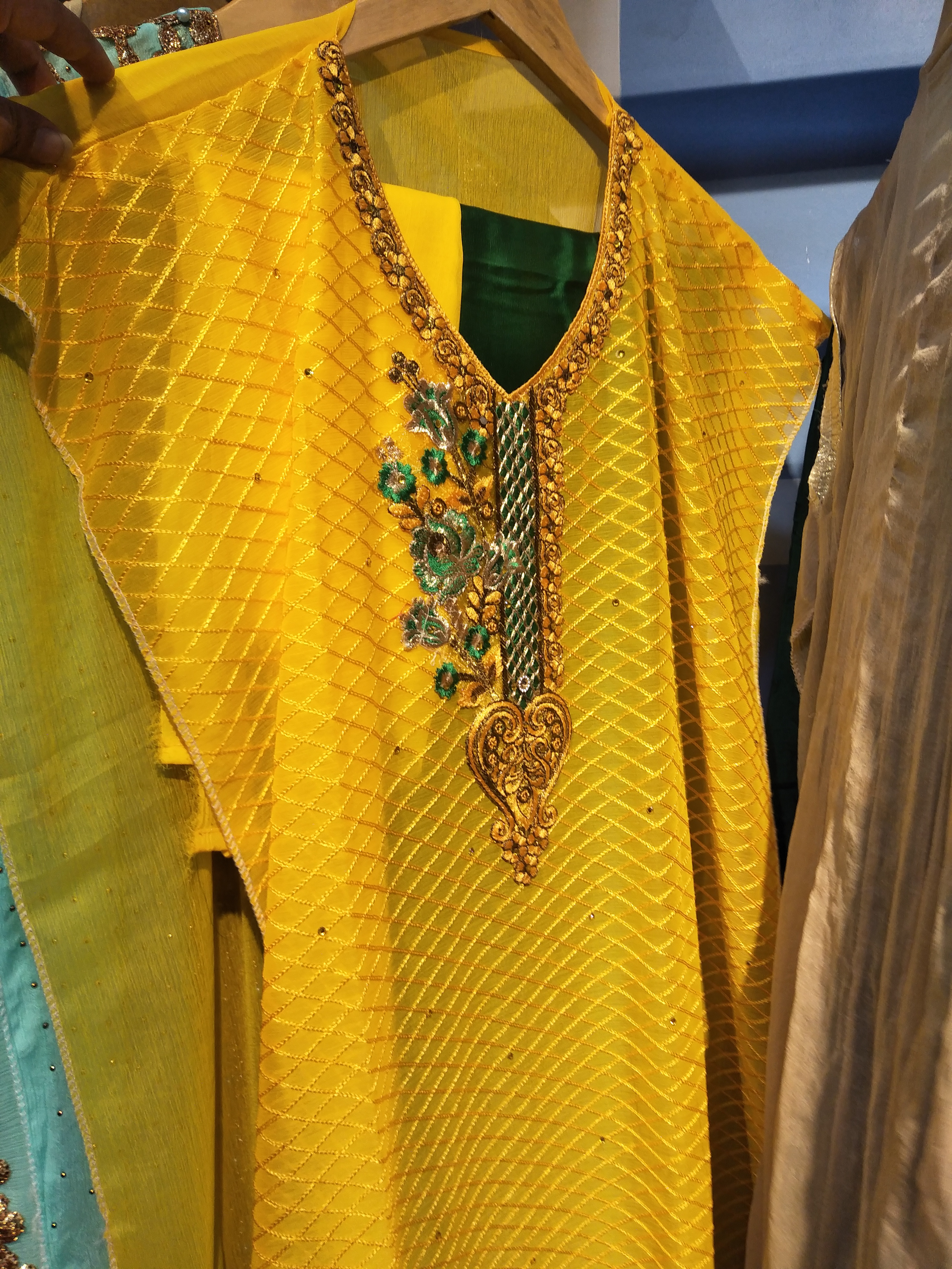ladies dress - view 5