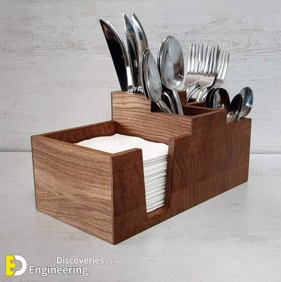 WOODEN TISSUE AND CUTLERY CADDY