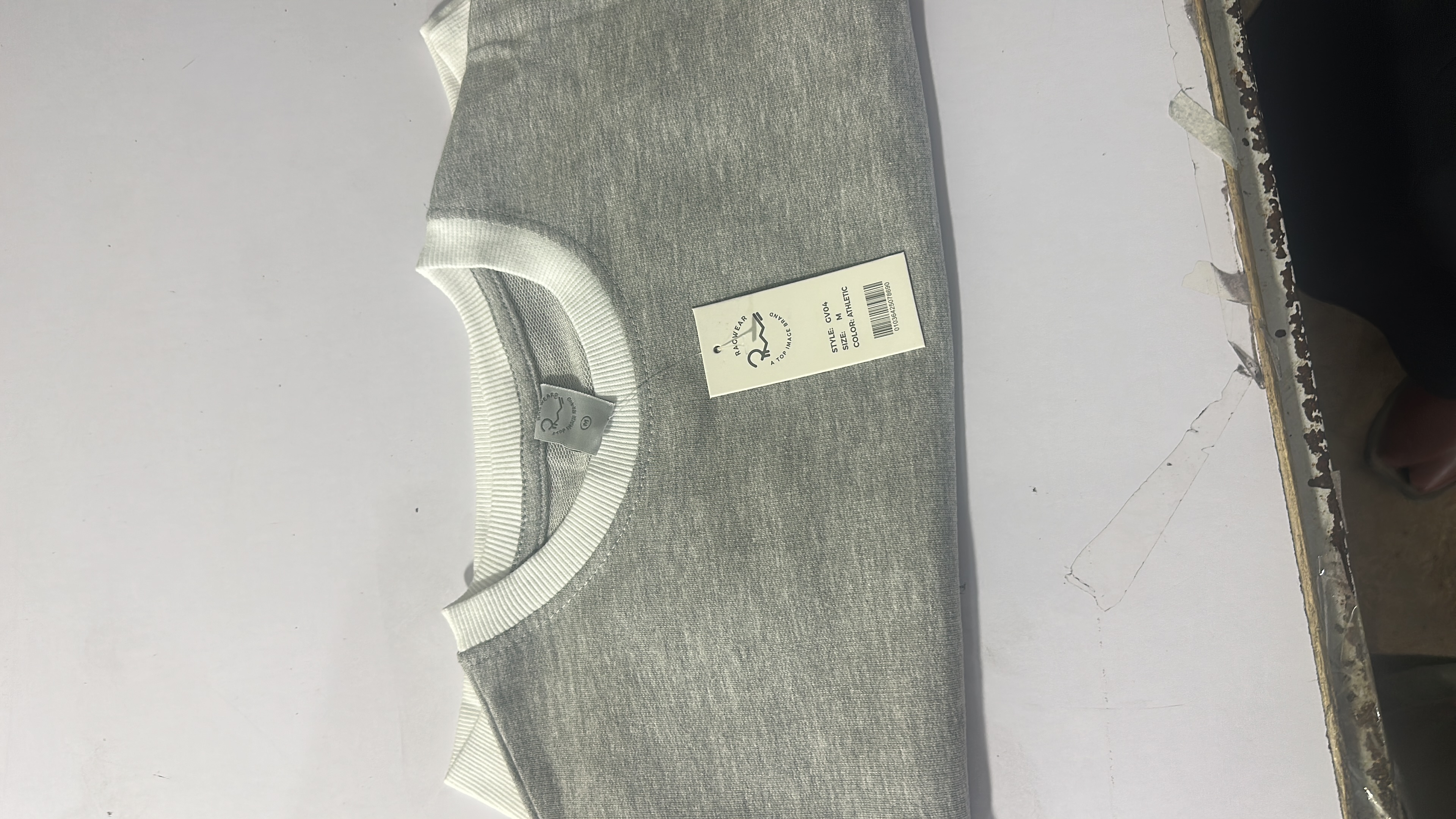 Gray Athletic crop top - view 2