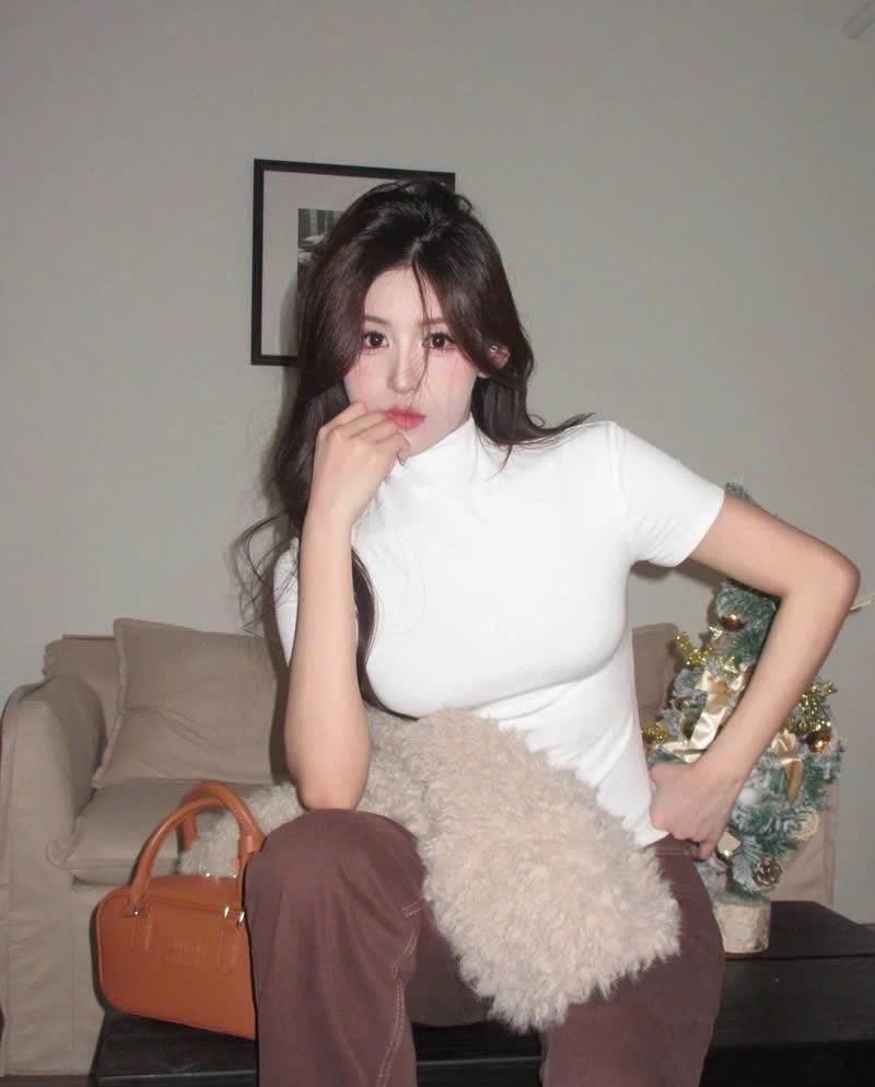 Basic T-Shirt  - view 2