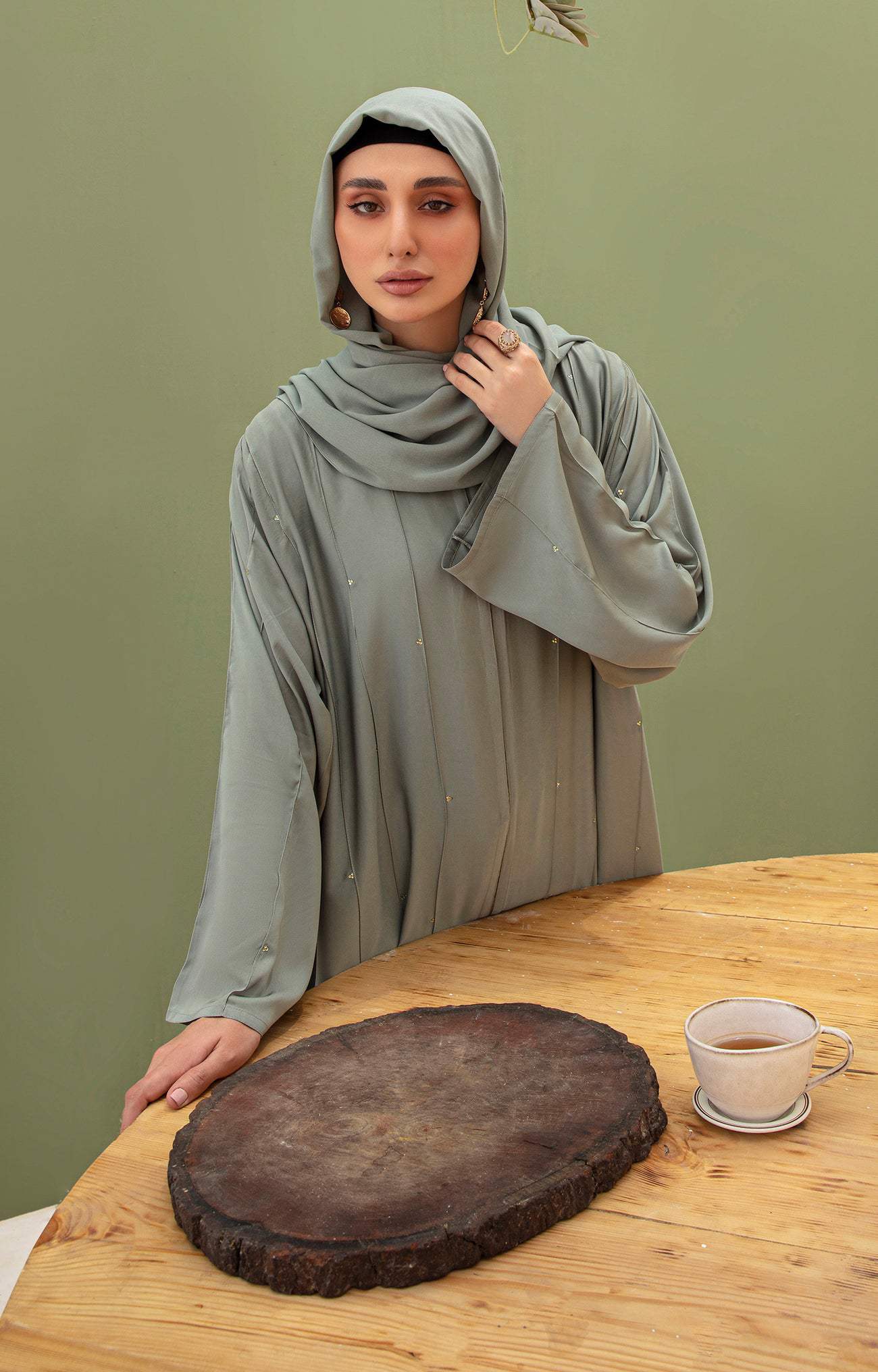 Aezeen Front Open Abaya Quality Piece Variety Colours And Customisations Branding - view 4