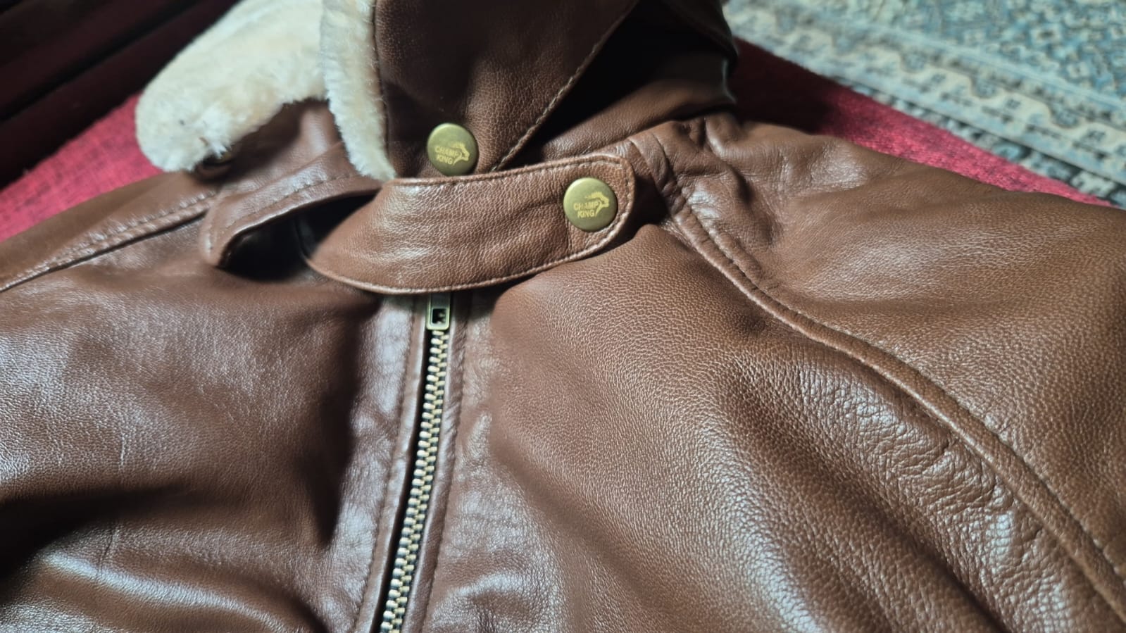 Premium Quality Leather Jacket Zipper Closure - view 4