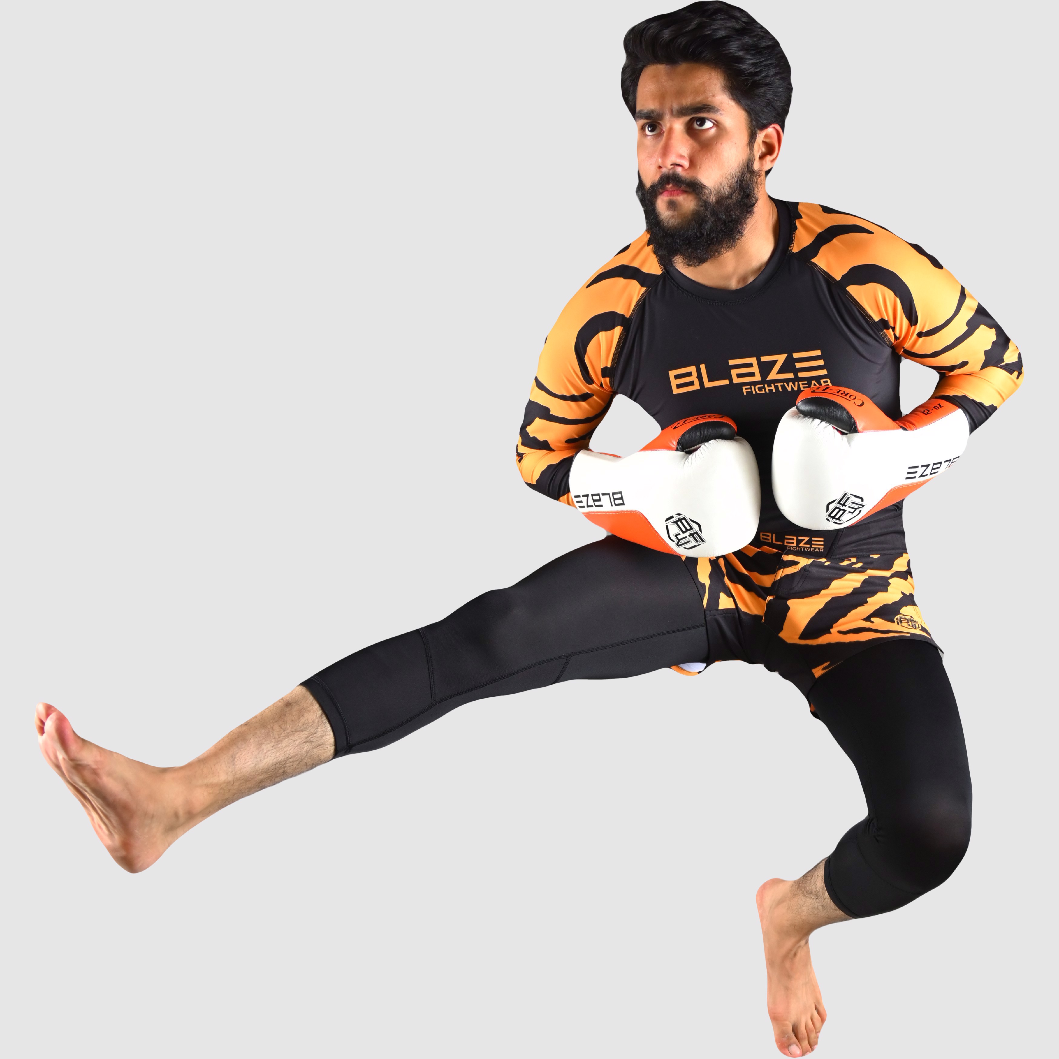 Custom MMA training outfits: , four-way stretch training apparel for enhanced performance. - view 3