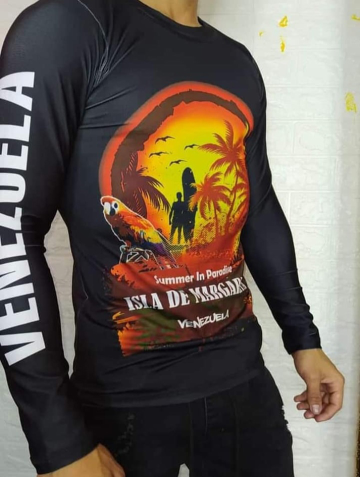  High Quality Rash guard Available  With Customized Designs And Different Colors  - view 4