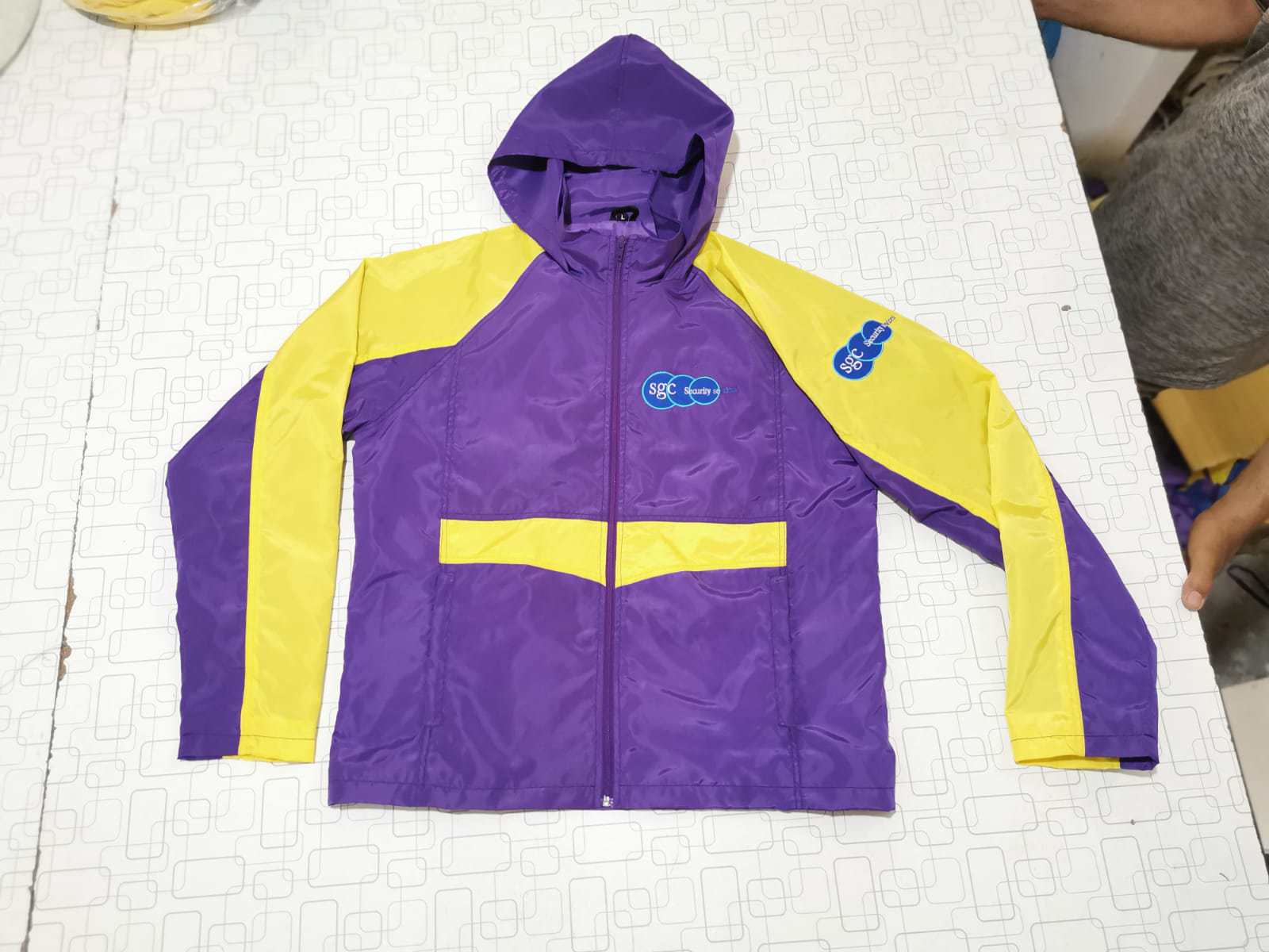  High Quality Customised Windbreaker Jacket  Available In Different Sizes And Colours 