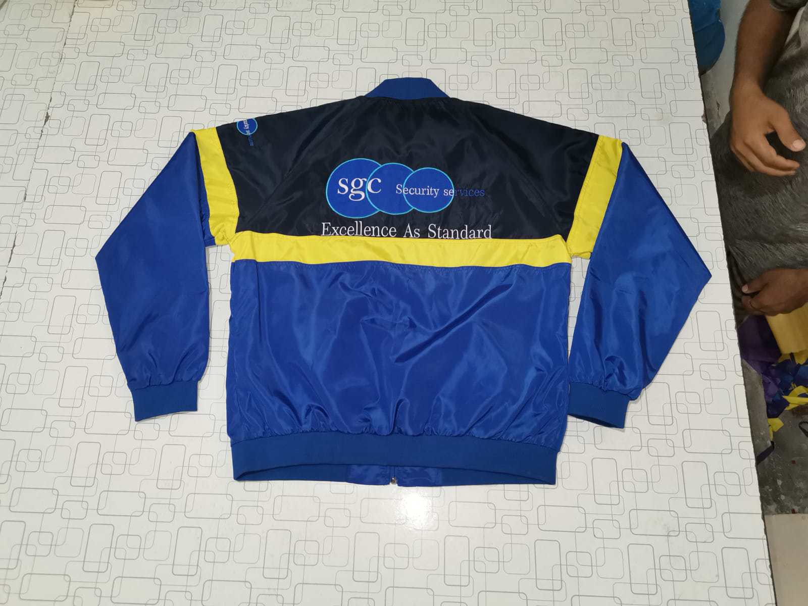  High Quality Customised Windbreaker Jacket  Available In Different Sizes And Colours  - view 3