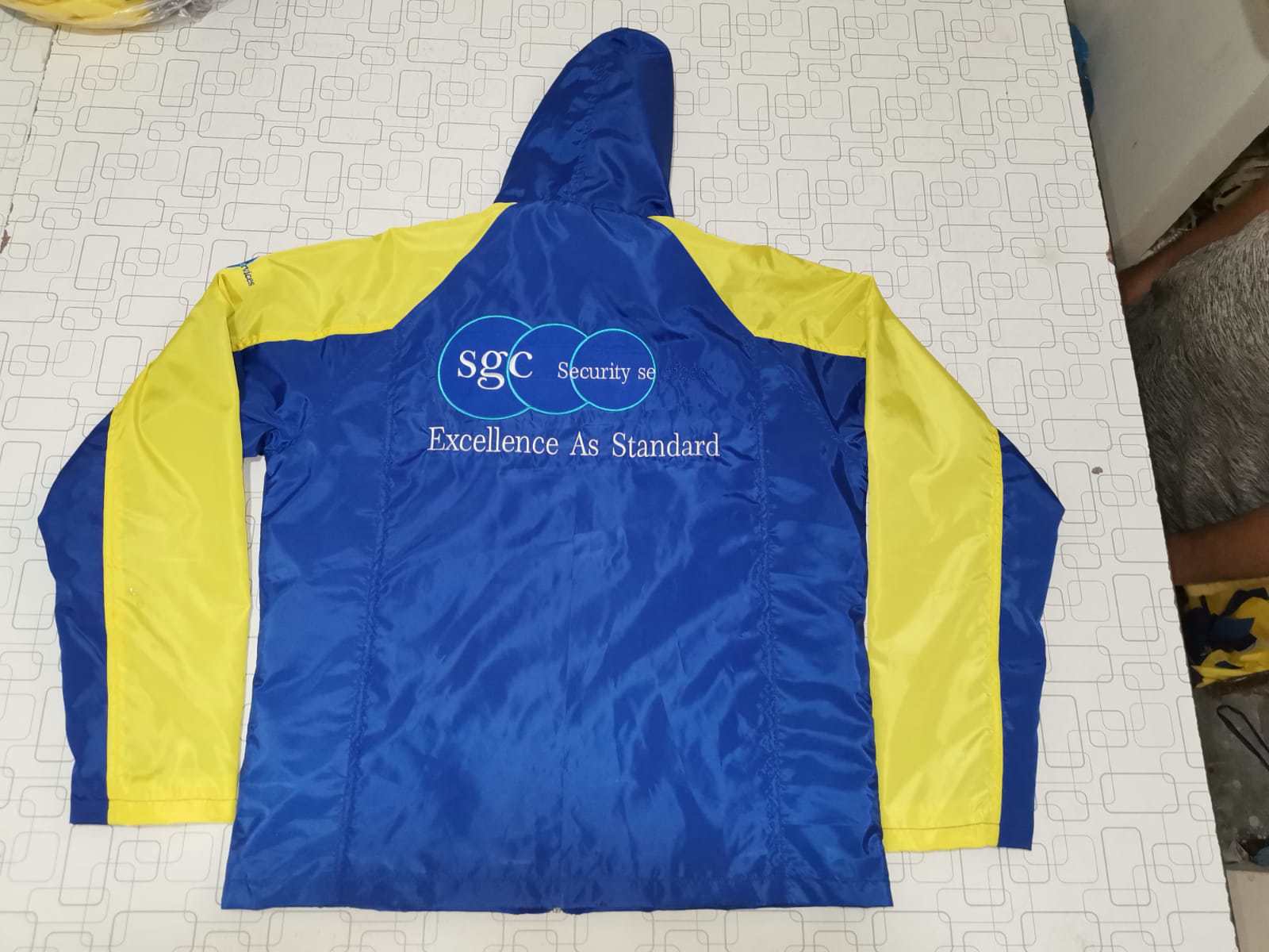  High Quality Customised Windbreaker Jacket  Available In Different Sizes And Colours  - view 5