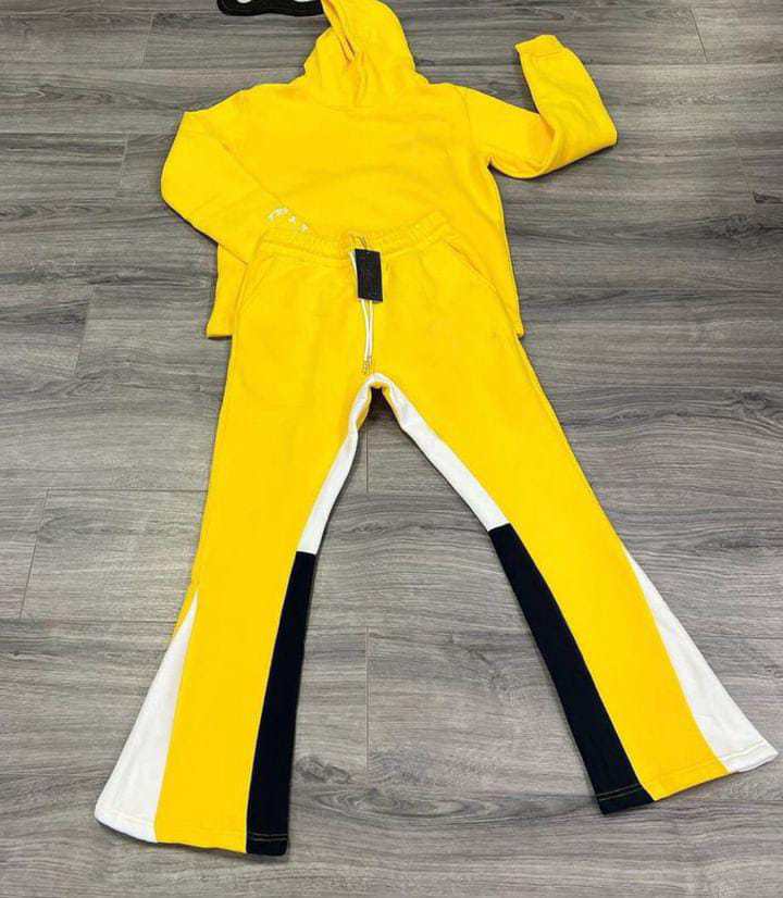 Stylish High Quality Customised Cotton Fleece Flared Tracksuits 100% Polyester 