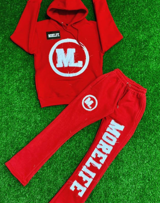 High Quality Tracksuit With Customised Logos And Designs Available At Affordable Prices 