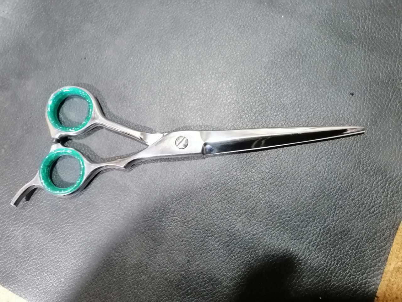 Barber scissors