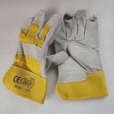 Men and women split leather working gloves use in all types work in factories,industries,shops 
