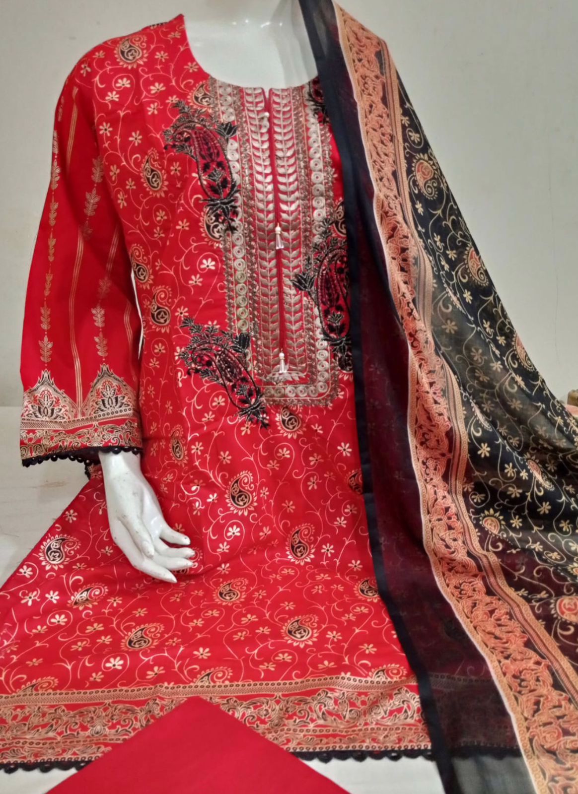  High Quality Pakistani Ethnic Lawn 3 Piece Dress Printed Available At Reasonable Prices  - view 3