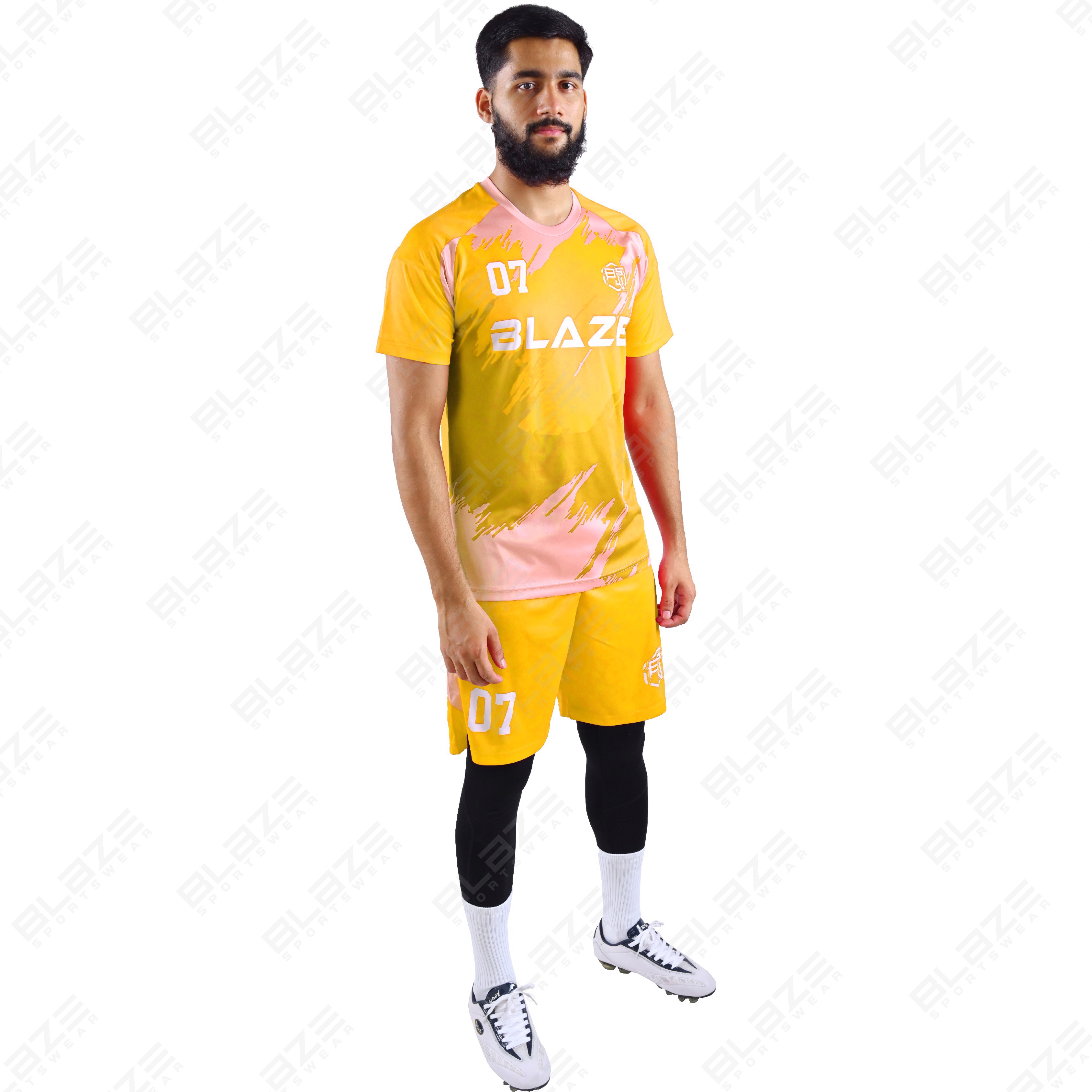 Custom soccer outfits made from lightweight 100% polyester with digital printing for Top performance - view 2