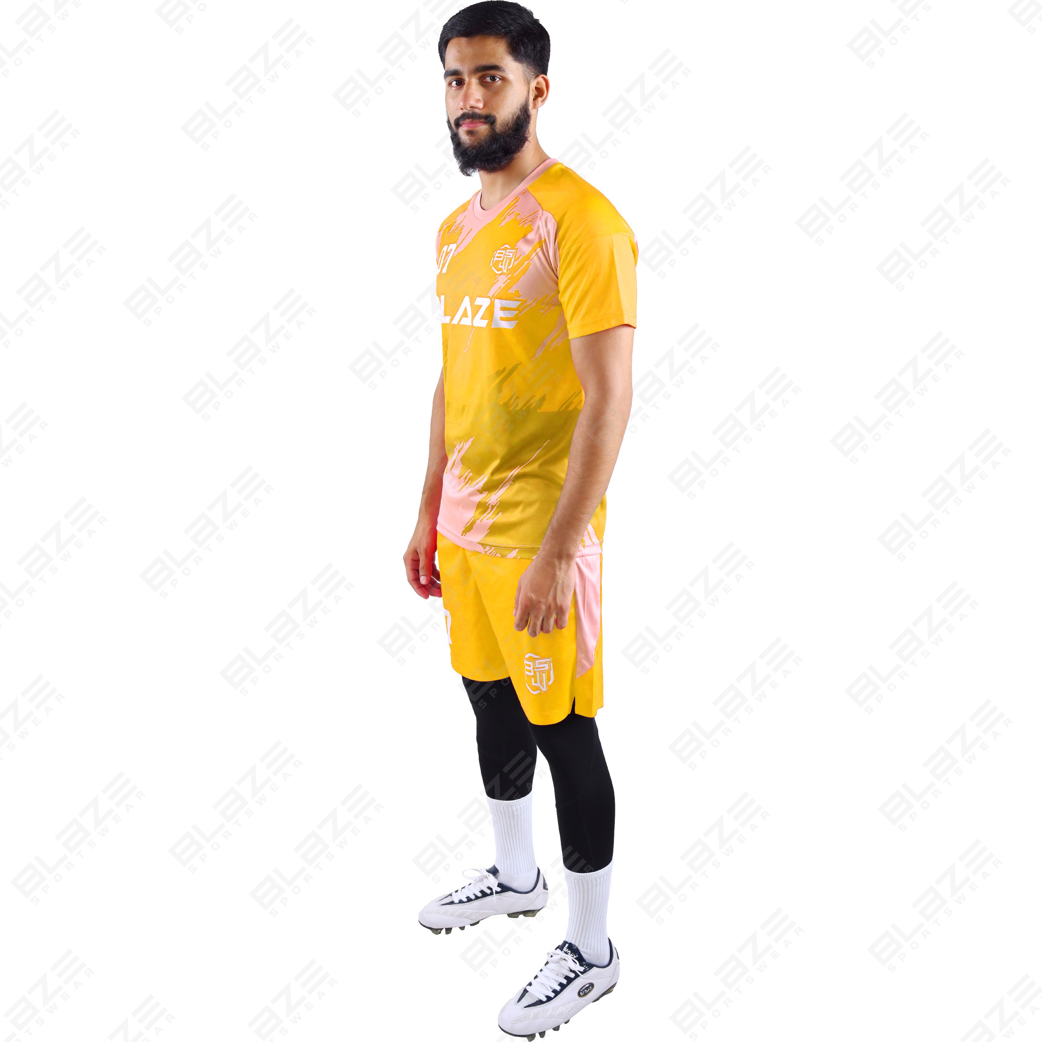 Custom soccer outfits made from lightweight 100% polyester with digital printing for Top performance - view 3