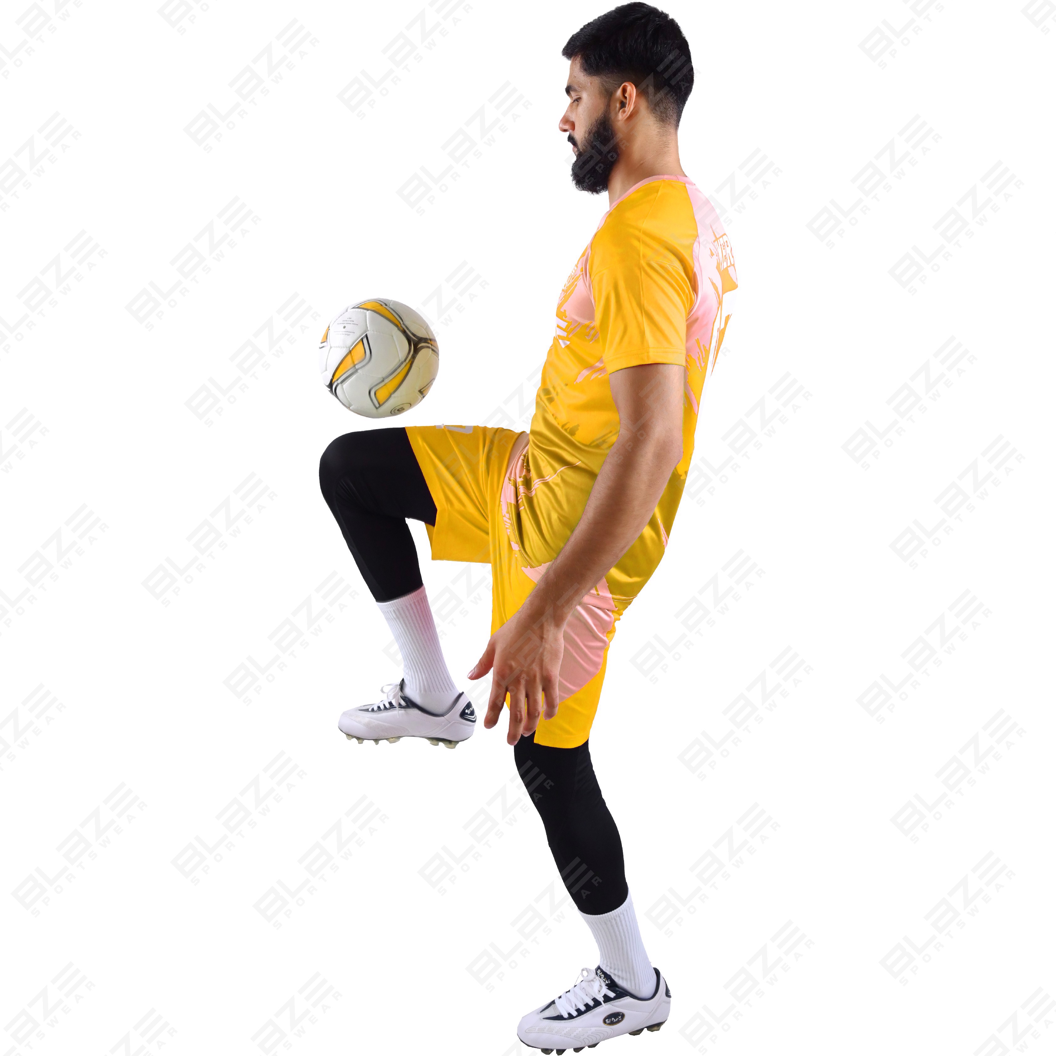 Custom soccer outfits made from lightweight 100% polyester with digital printing for Top performance - view 5