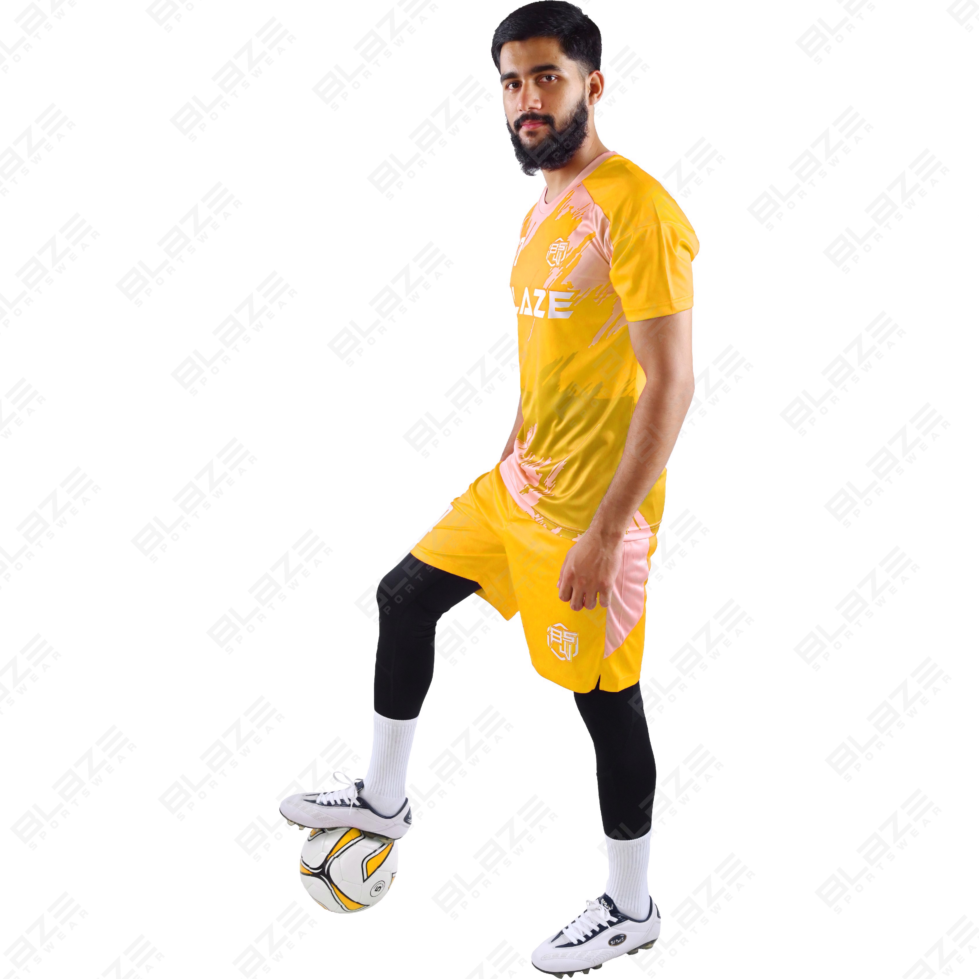Custom soccer outfits made from lightweight 100% polyester with digital printing for Top performance - view 7