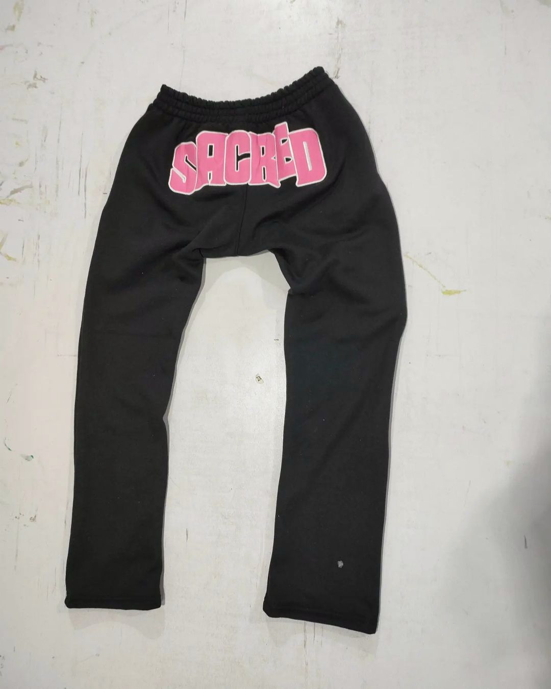  High Quality Customised Sweatpants Available In Affordable Prices