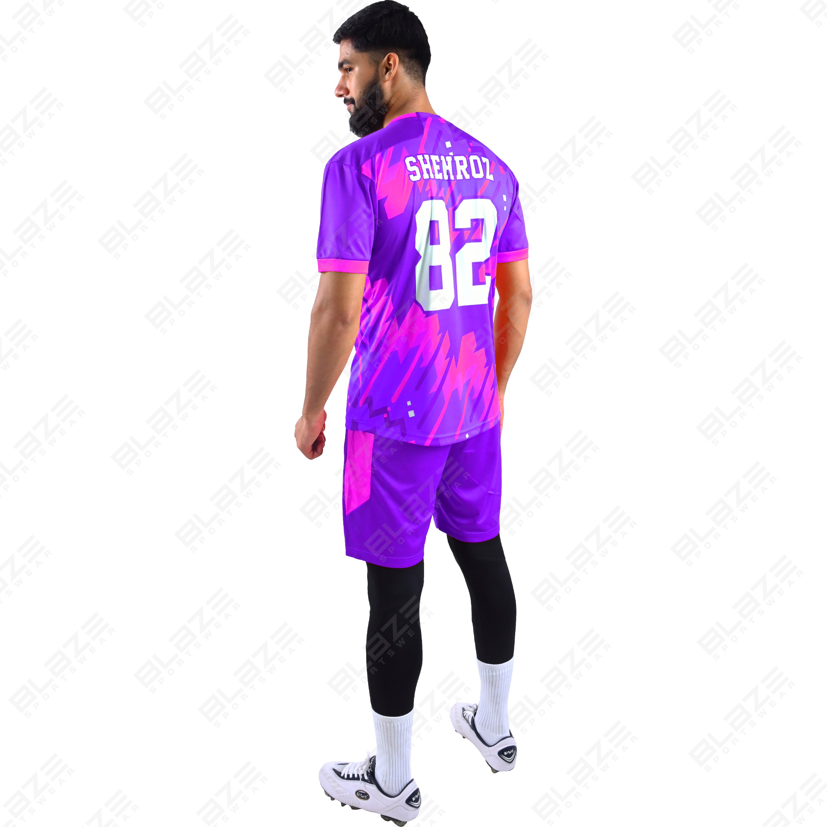 Custom soccer kits, lightweight 100% polyester, featuring digital printing for optimal  performance. - view 5
