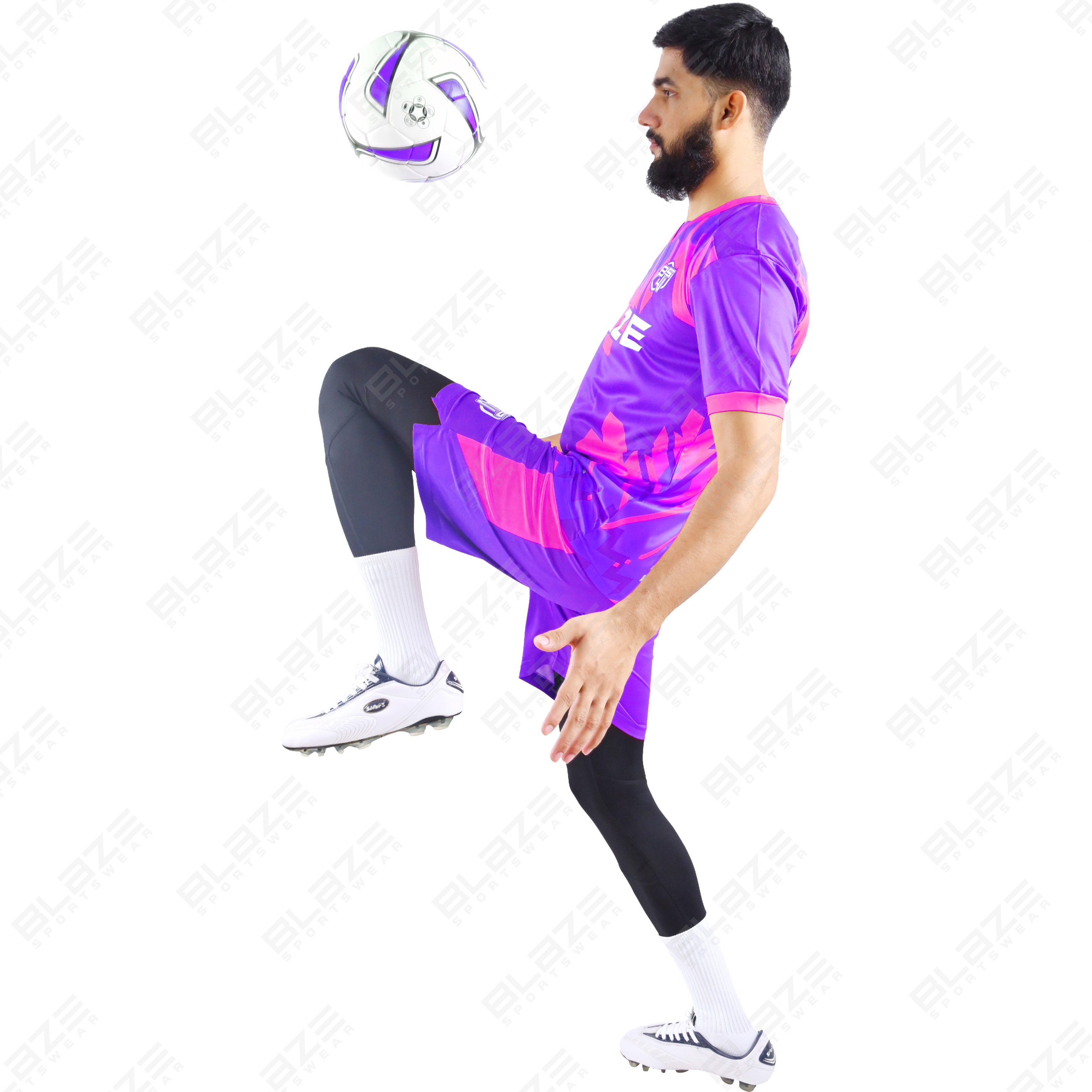 Custom soccer kits, lightweight 100% polyester, featuring digital printing for optimal  performance. - view 8