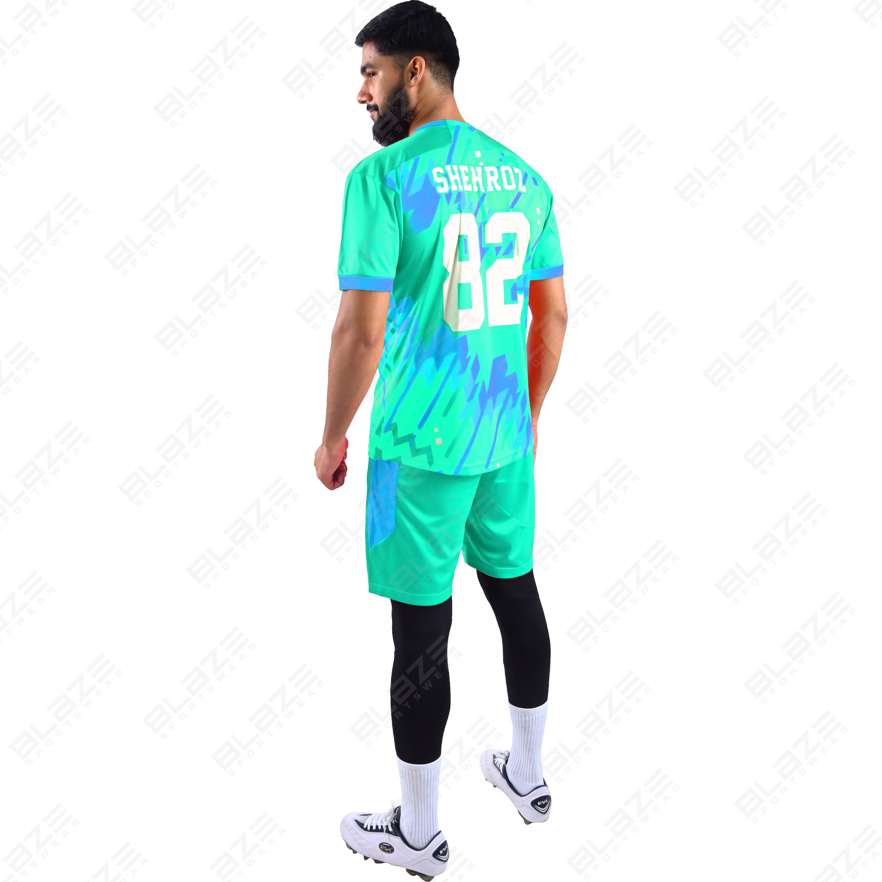 Custom soccer kits made from 100% lightweight polyester with digital print for athletic performance - view 4