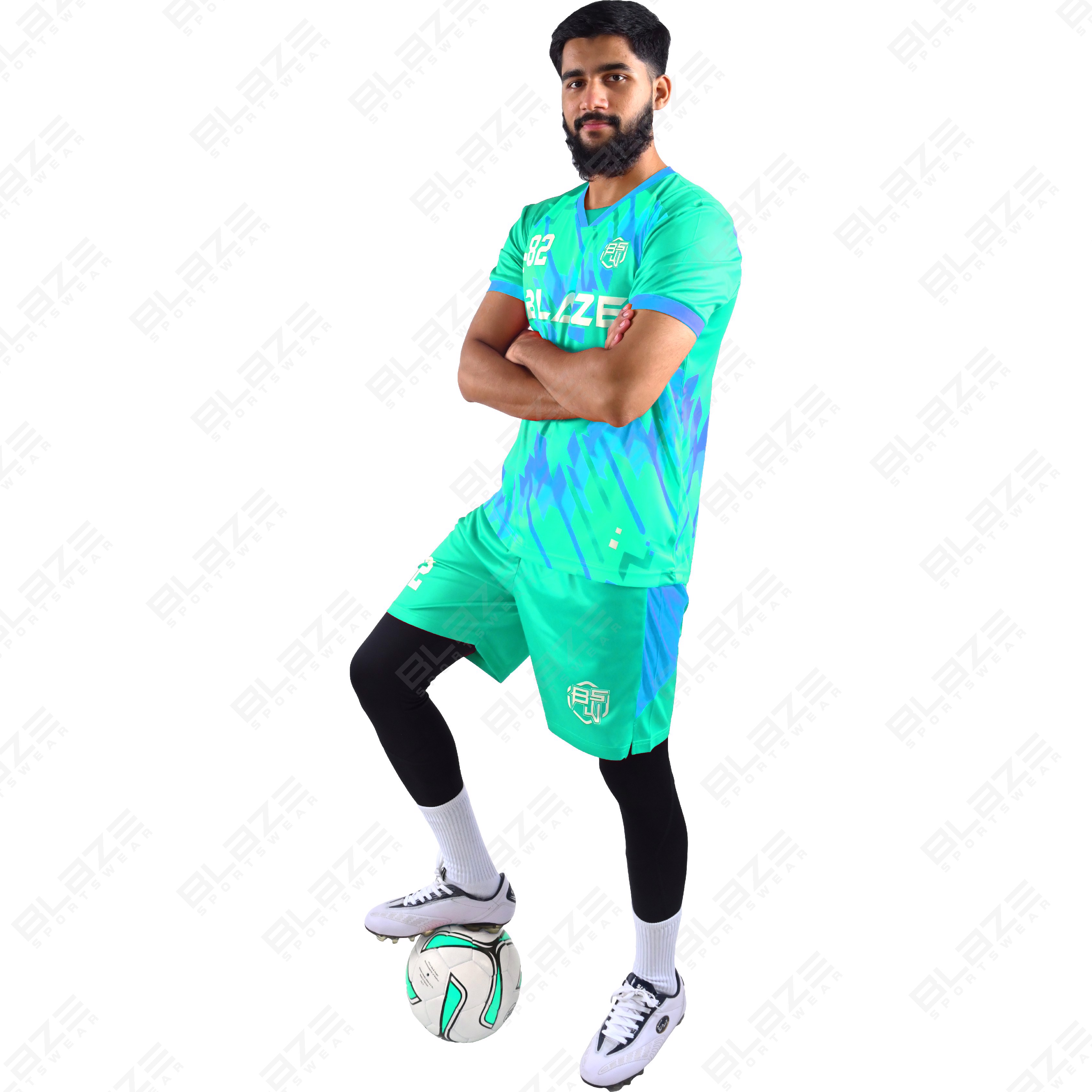 Custom soccer kits made from 100% lightweight polyester with digital print for athletic performance - view 11