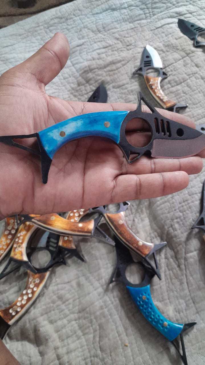 High Quality Small Knifes With Holding Handles  In Different Colours  Available   - view 2
