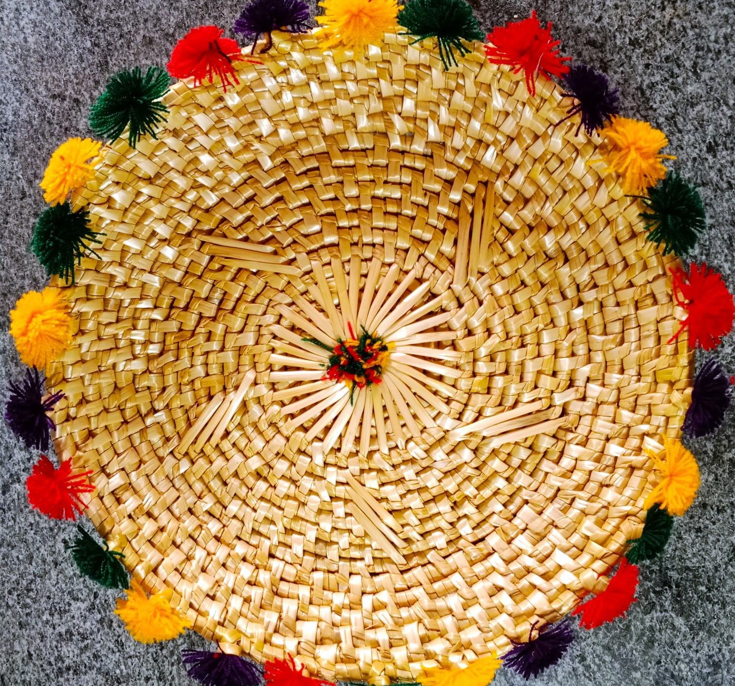High Quality Date Leaves Beautifully Handcrafted 12-inch Changair Perfect For Serving Meal