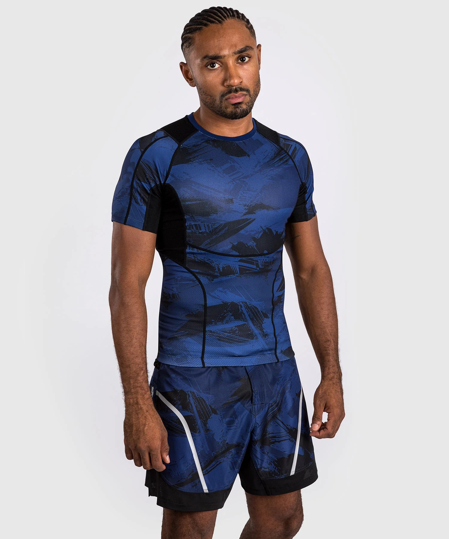 High Quality  Automated Cutting Polyester Rashguard with Customised Logo And Size  - view 3