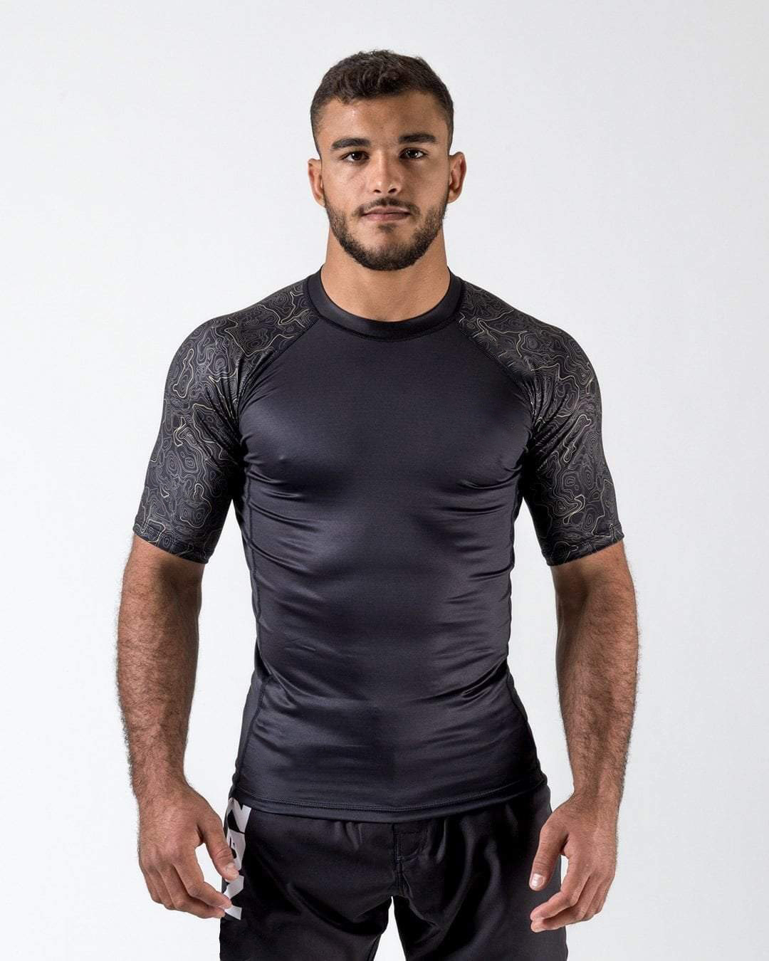 High Quality  Automated Cutting Polyester Rashguard with Customised Logo And Size  - view 5
