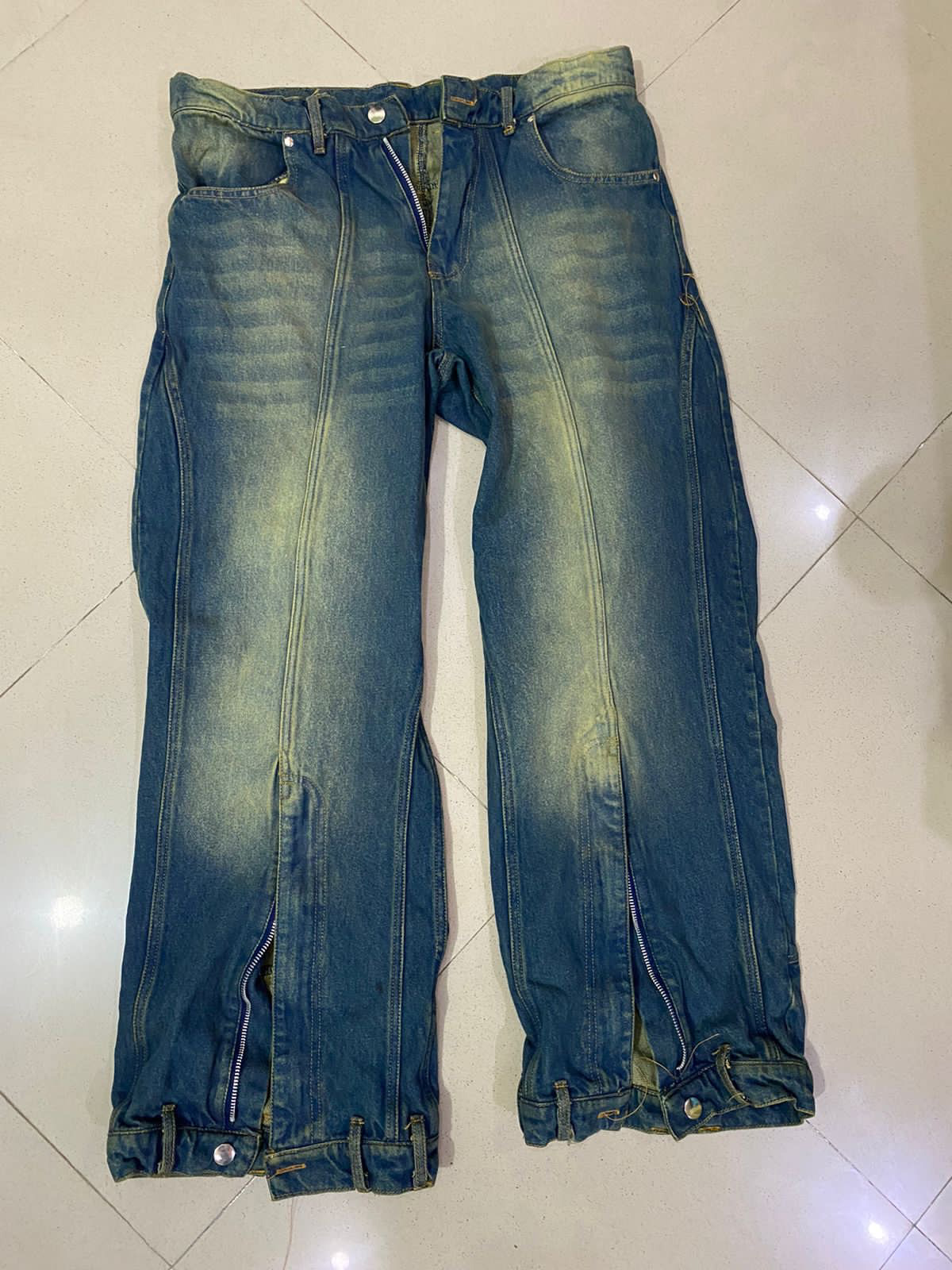 High Quality Denim Pants With Customisation of Patches Panel Work Custom Buttons Zipper Pullers