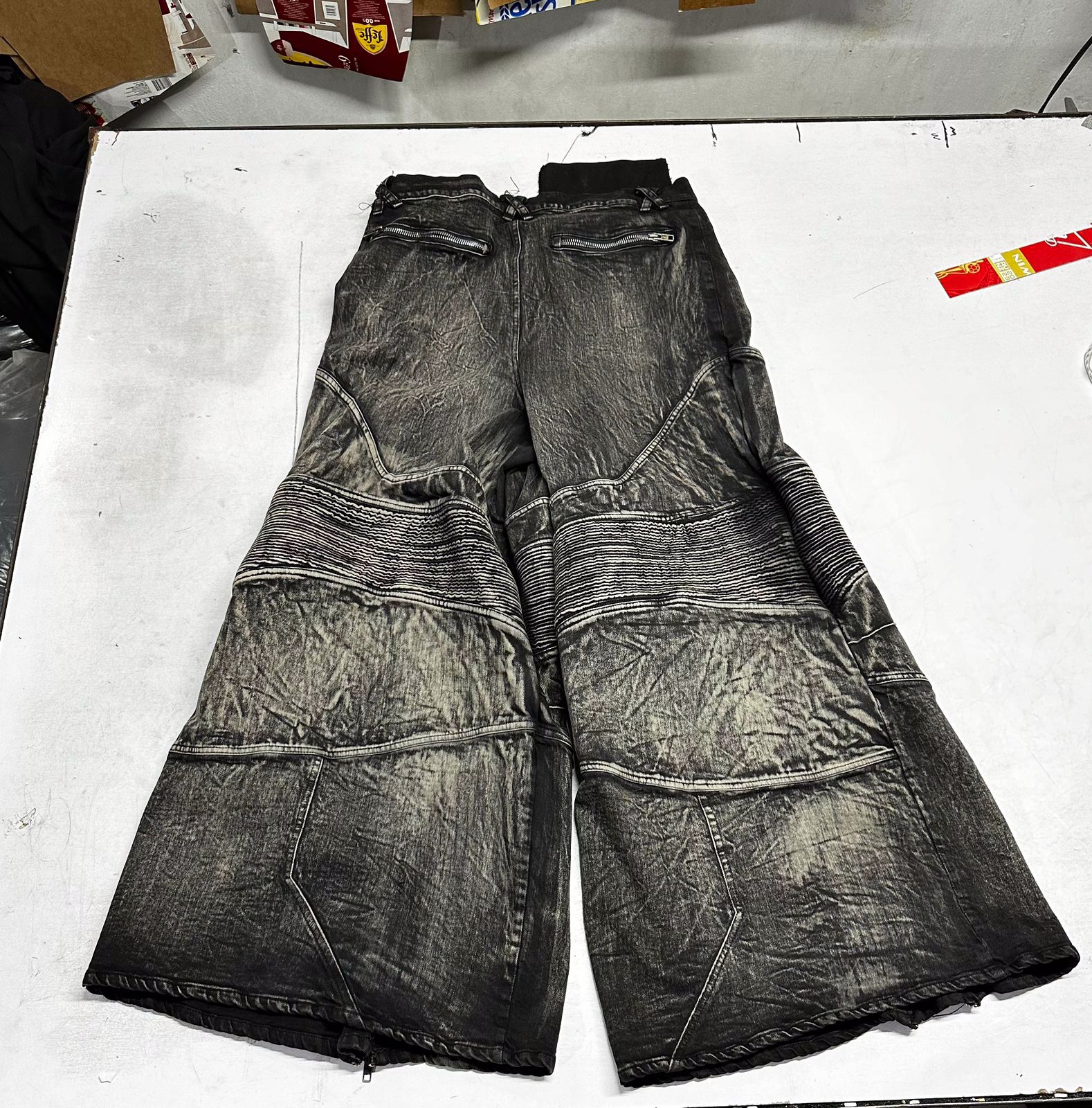 High Quality Denim Pants With Customisation of Patches Panel Work Custom Buttons Zipper Pullers - view 2