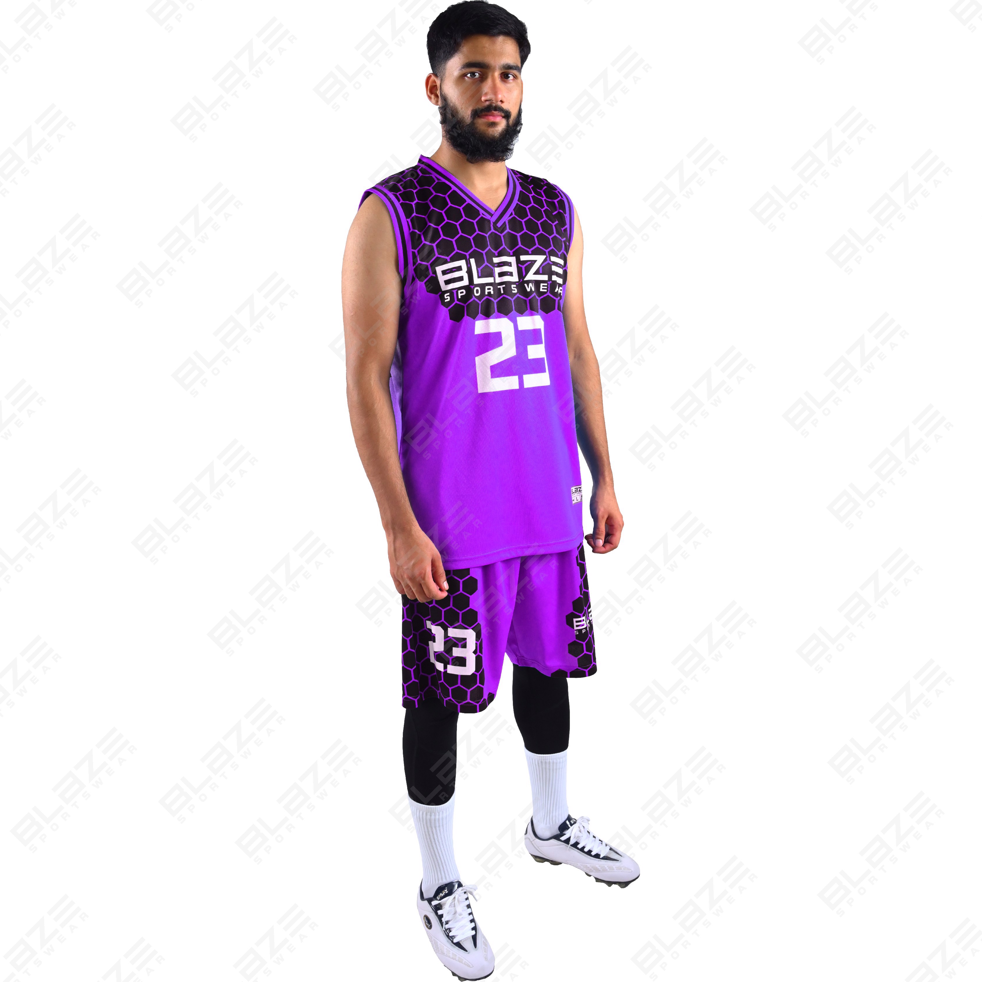  Custom 100% polyester basketball uniform with a sleek design for players, featuring a modern kit. - view 4