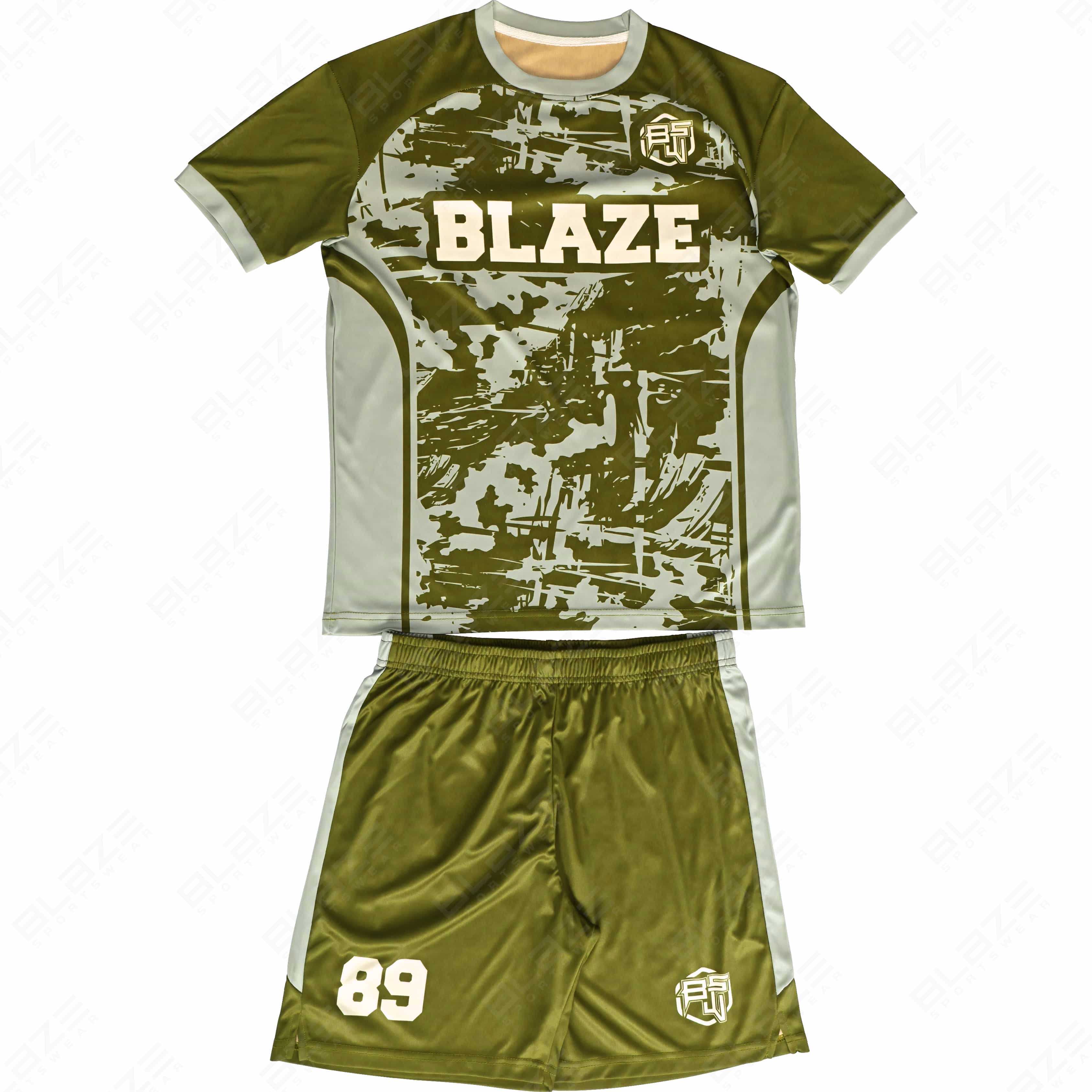 100% polyester, lightweight soccer kits featuring digital printing for enhanced athletic performance