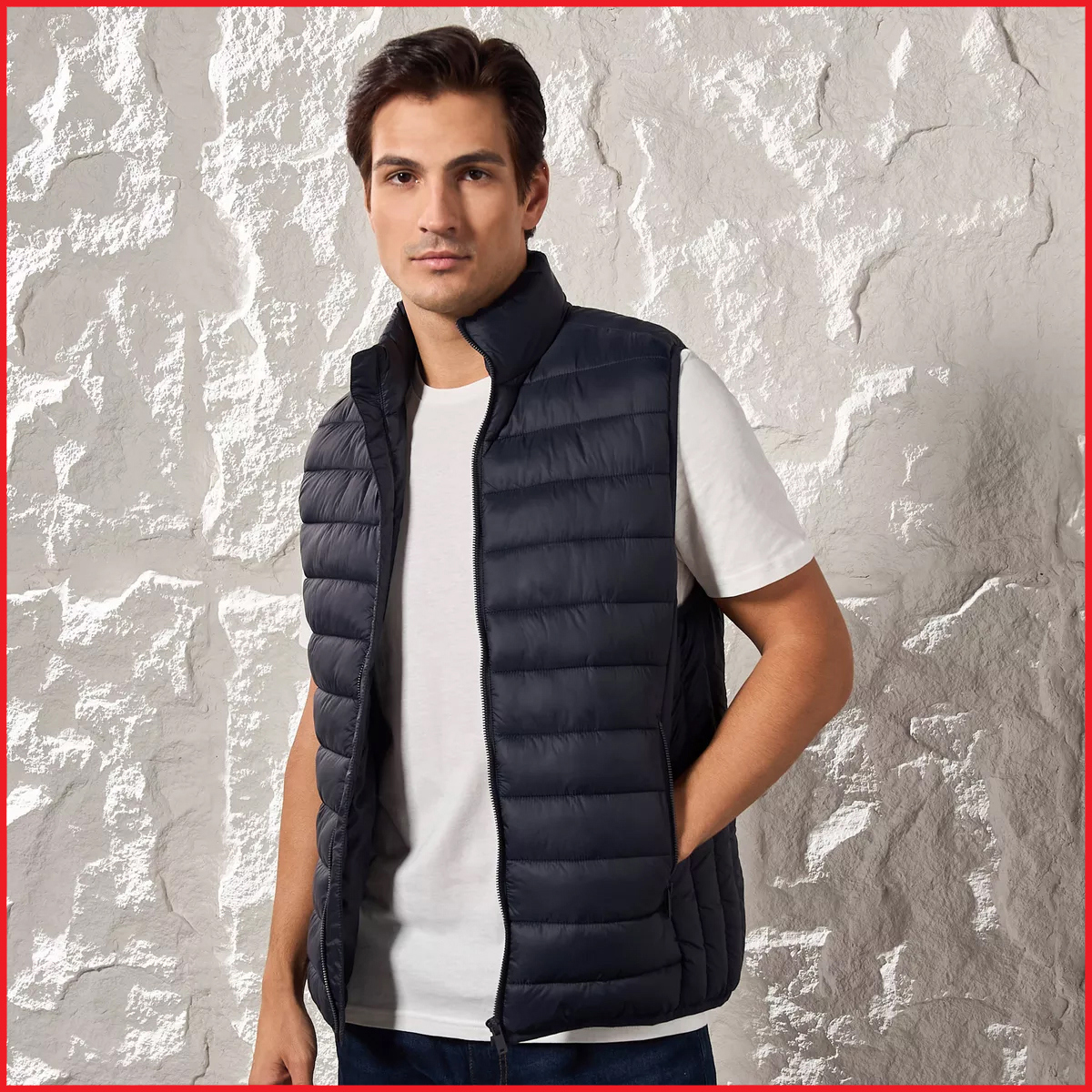 Red Color Good Seller Highland Quality Fully Customized Made Outdoor Wear Sleeveless Puffer Jackets - view 13