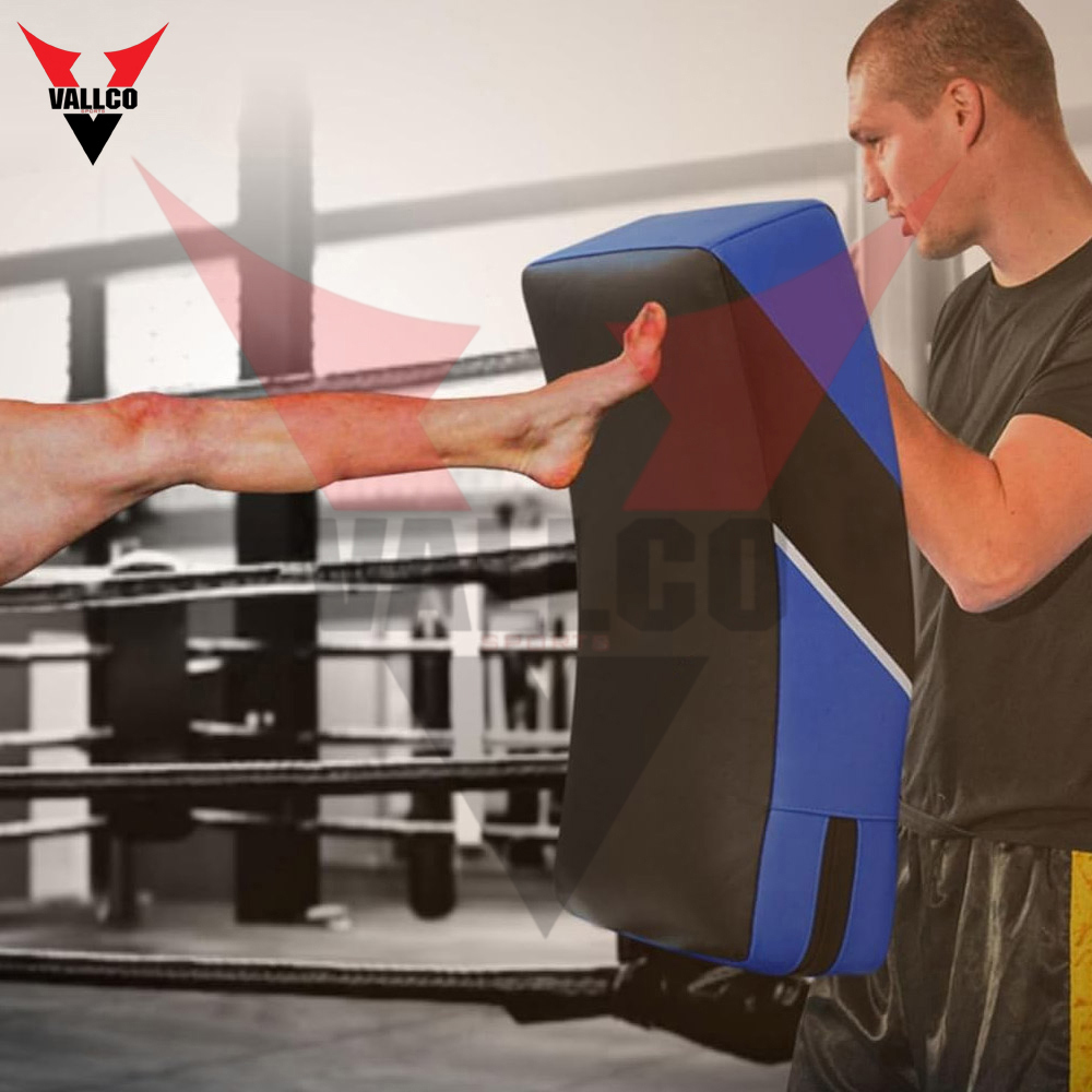 Curved Shaped Blue And Black Contrast Color Good Selling Pu Leather Breathable Boxing Kick Shield - view 8