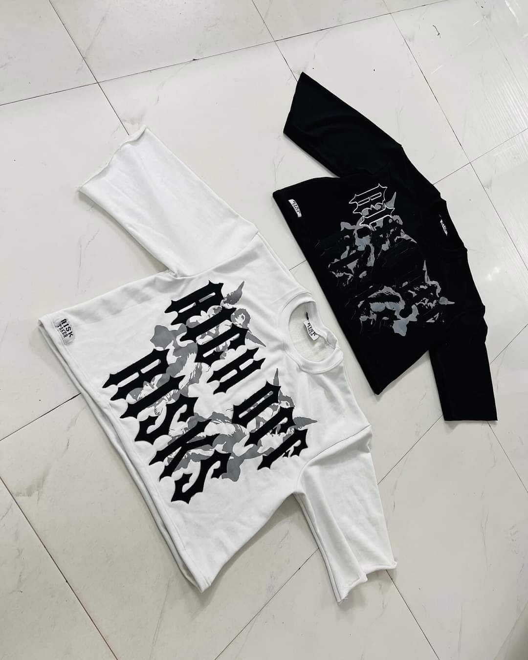 Customized T shirt with custom screen printing & custom label and tags - view 2