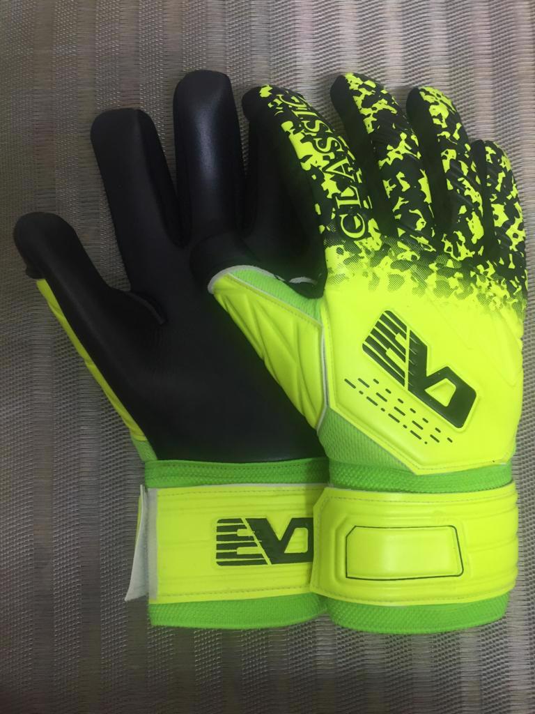 Goalkeeper gloves