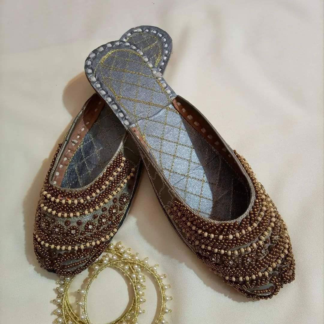 Traditional Pakistani Women Sandals Khussa - view 2
