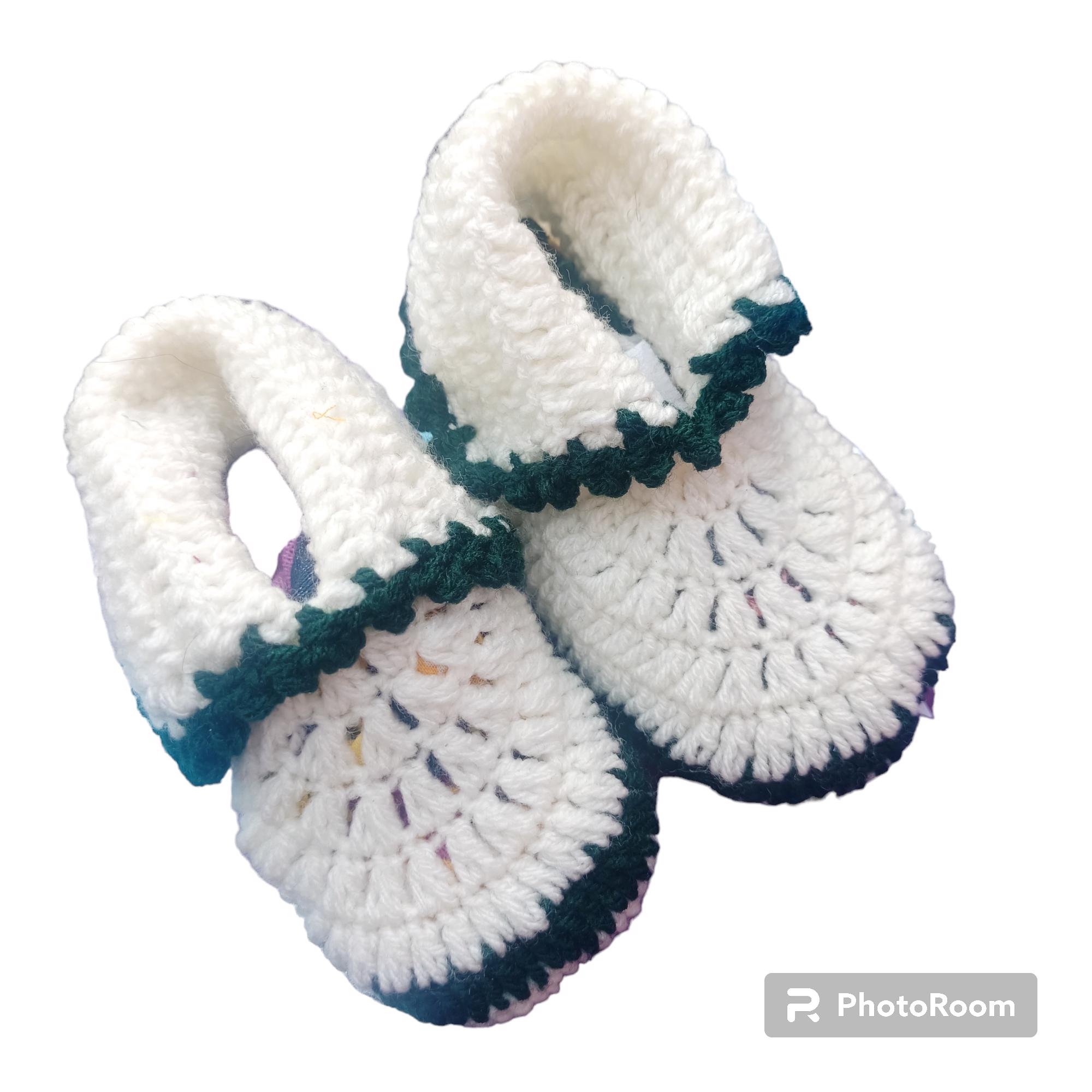 Handmade Wollen Offwhite And Green Baby Shoes