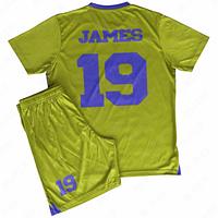 Lightweight soccer clothing in 100% polyester with digital printing for exceptional performance.